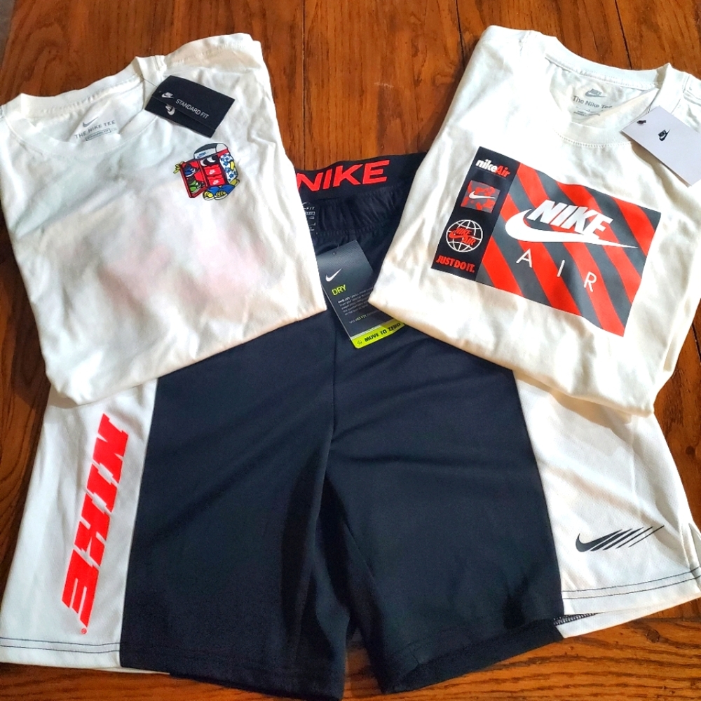 Men's Nike shirts and short set!!